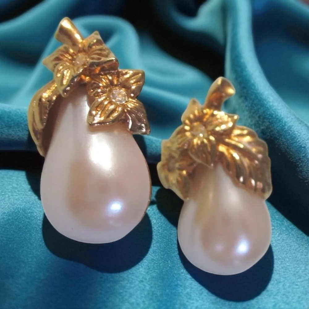 Vintage Avon Signed Earrings Pearl Pears with Gold Leaves